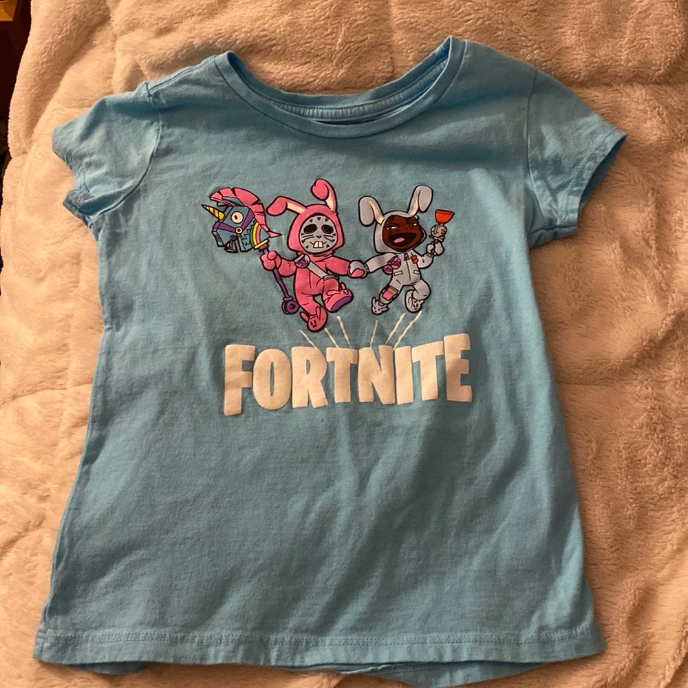 💕 Preloved Fortnite 🎮 Tee 💕